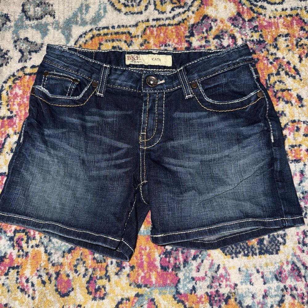 BKE Kate Women's Dark Wash Blue Denim Shorts Size 26 Mid Rise Stretch Pockets